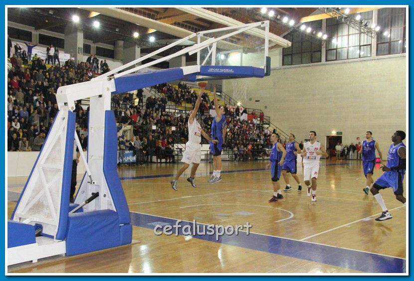 121223 Aquila 468_tn.jpg